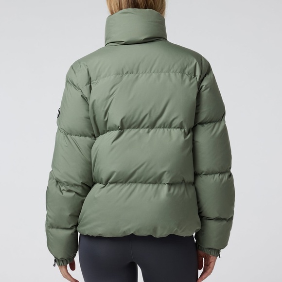 NWT Vuori Hillside Down Puffer Jacket in Laurel Green - Picture 3 of 10